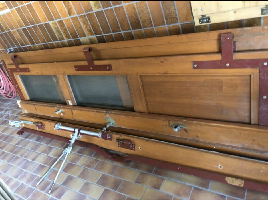 Usa poarta sectionala armonica industriala lemn H 340 x L 350