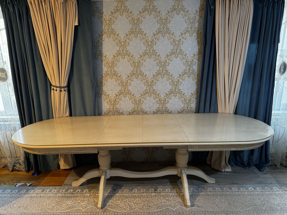 Стол в гостинную