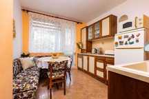 Уютен ДВУСТАЕН апартамент в кв. Каменица 1