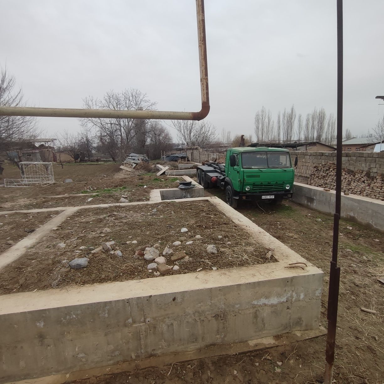 8 sotih tayyoy fundamenli yer surochna sotiladi