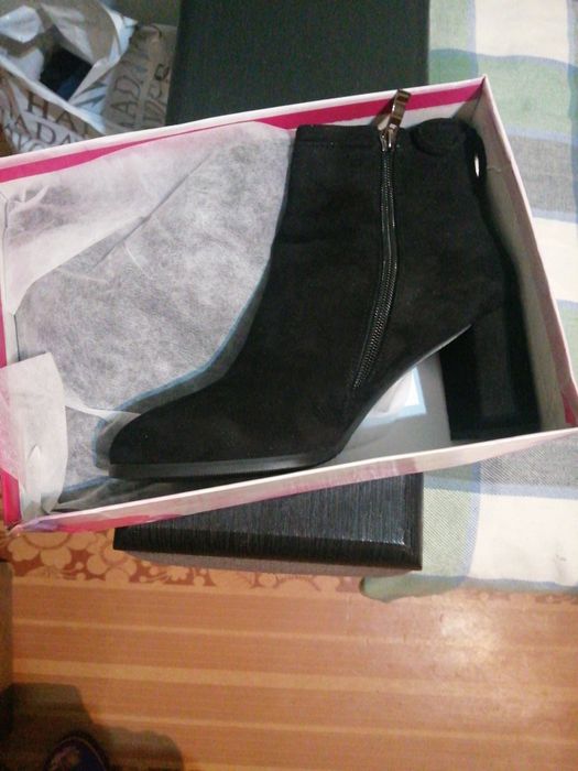 Сапоги женские продам.