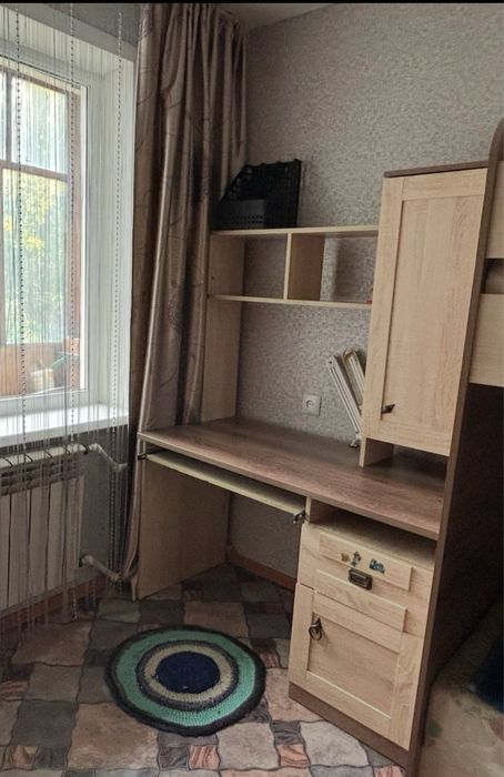 Продам стол компьютерный