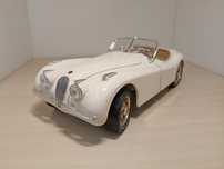 Jaguar XK120 macheta auto la scara 1 18 ERTL