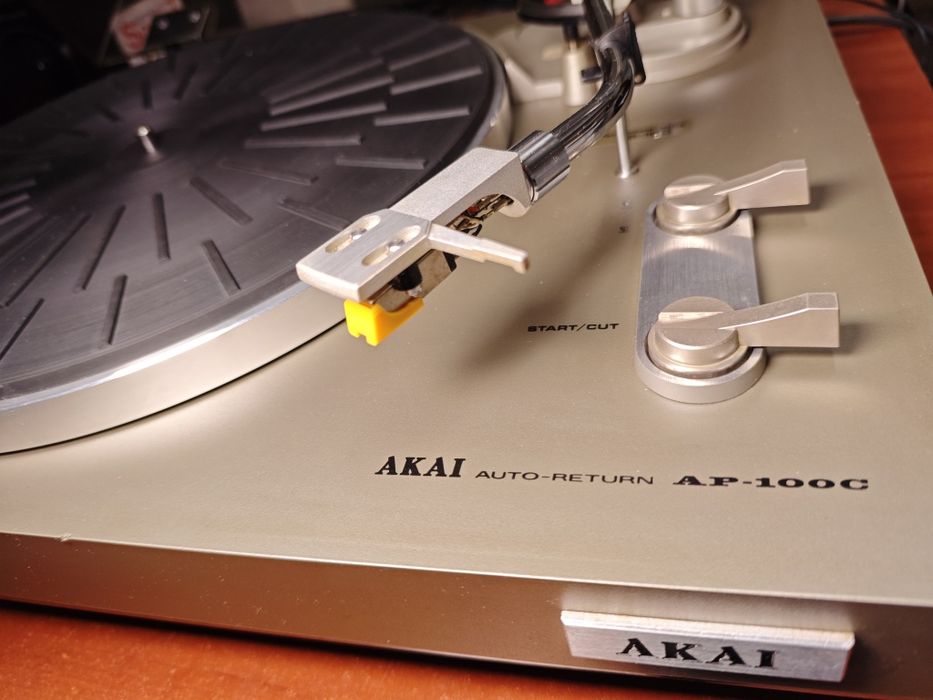 Pickup Akai AP 100C