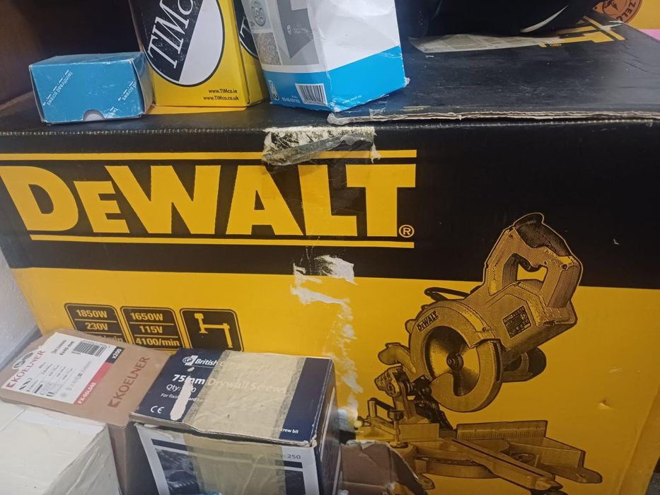 Ferăstrău circular Dewalt DWS 778 și circular de mâna