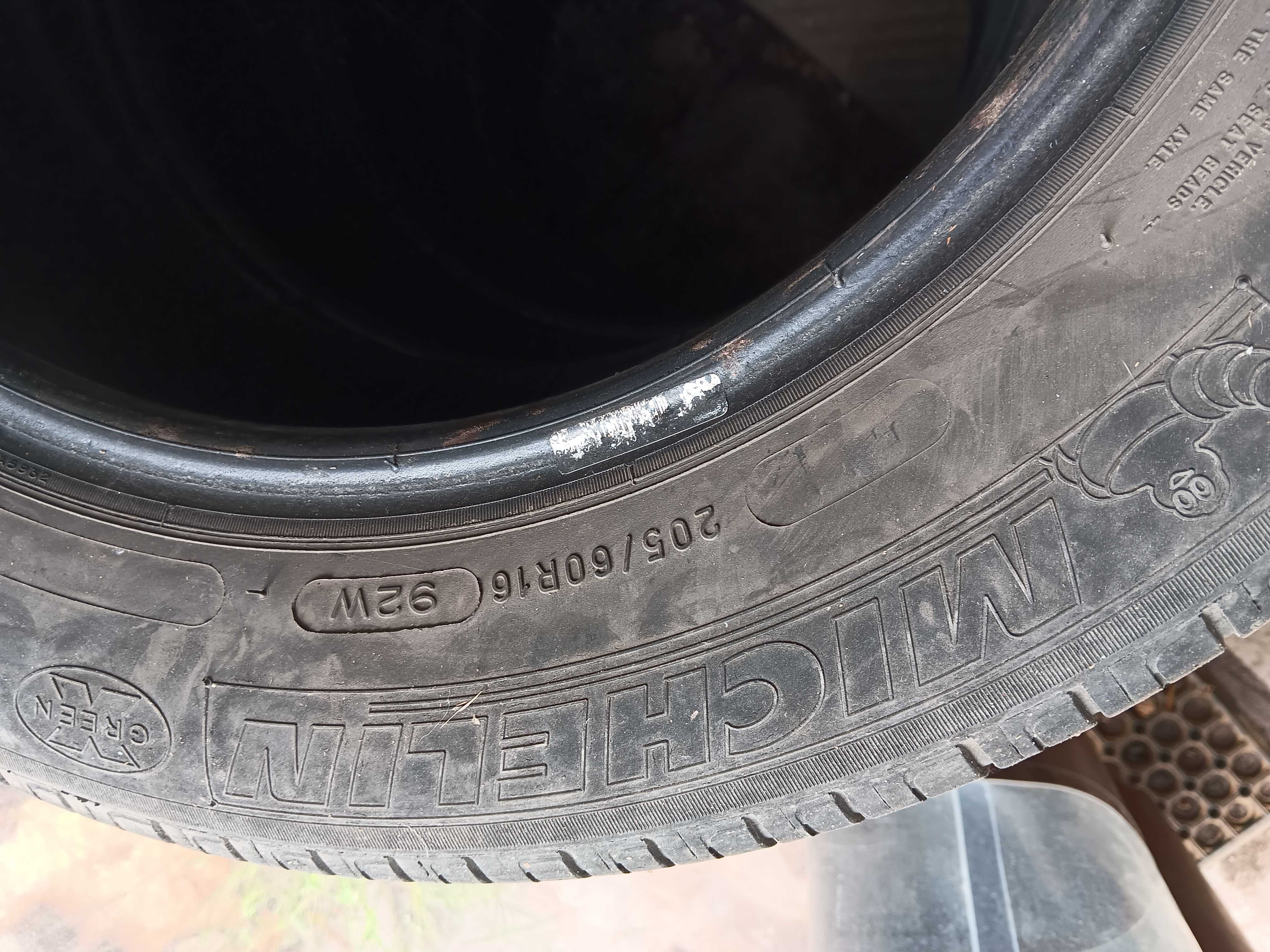Летни гуми мишелин два размера 205/60/16 225/55/16
