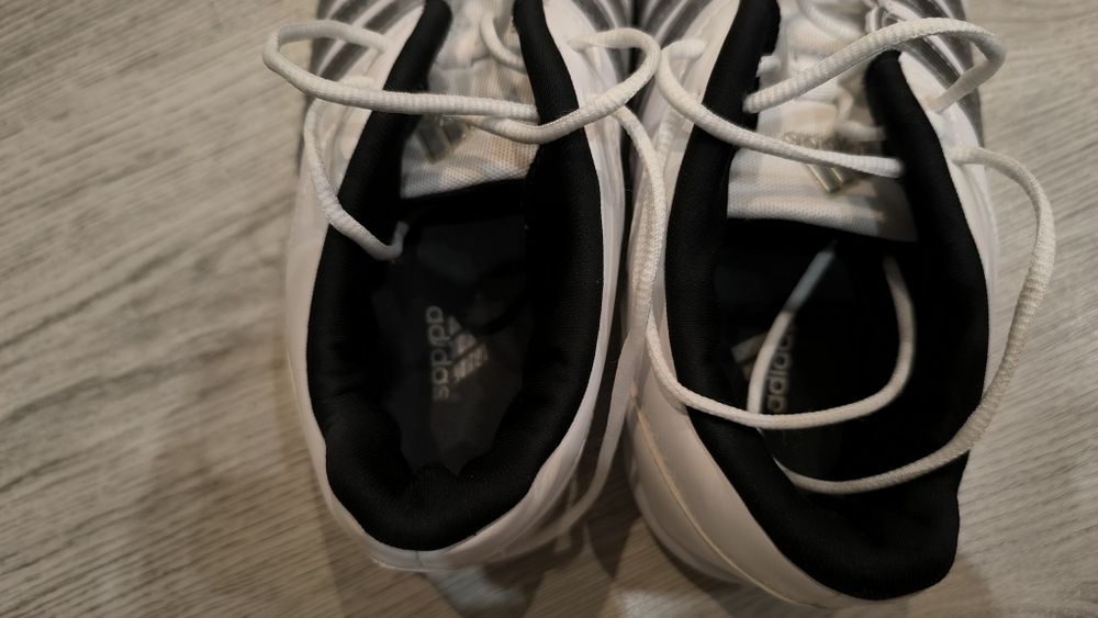 Маратонки Адидас естествена кожа номер 43.1/3