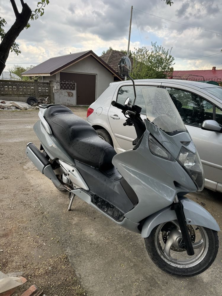 Se vinde Honda silver wing 600cc