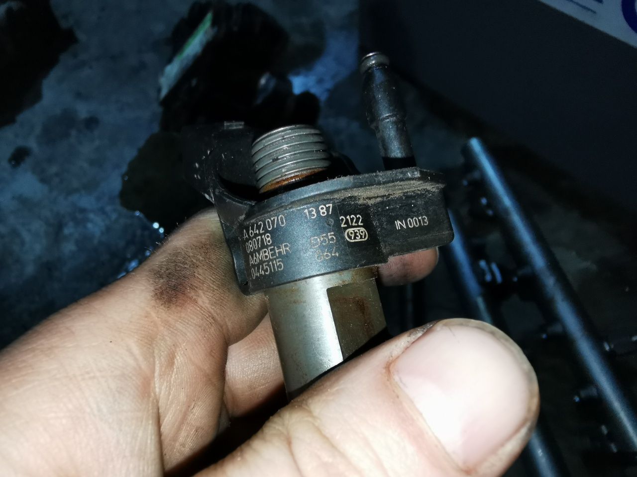 Injector injectoare pompa rampa 3.0 cdi euro 4 Mercedes vito Viano