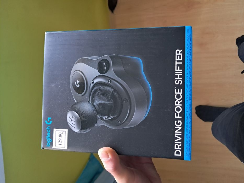 Logitech Driving Force КОМПЛЕКТ-волан с педали G29+скоростен лост G29