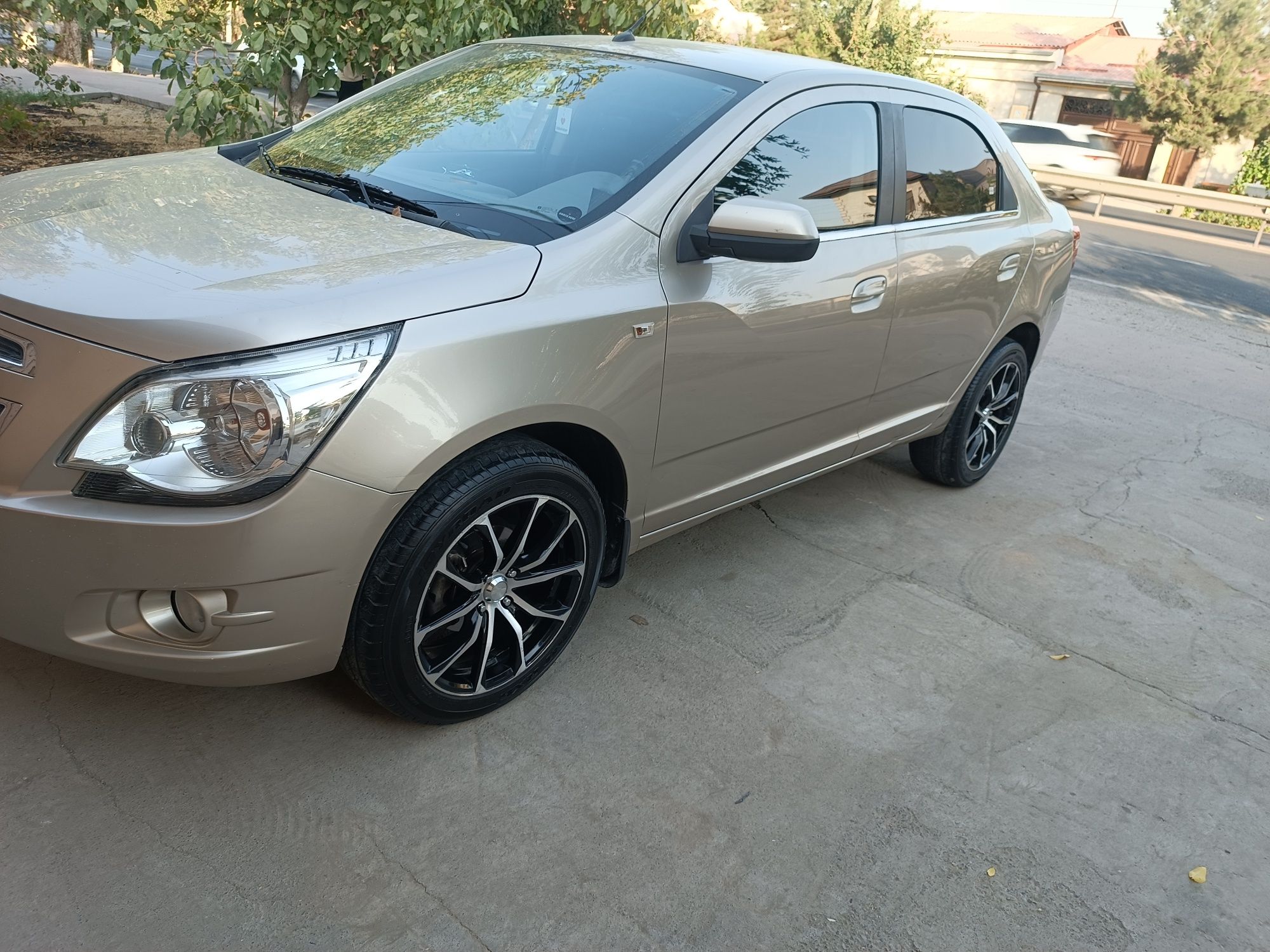 Vossen Diska Balon 215 55 R17 Pauk Diska Holati yaxshi