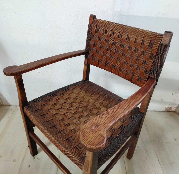 Scaun foarte vechi din lemn masiv de stejar si sfoara de ratan, Franta