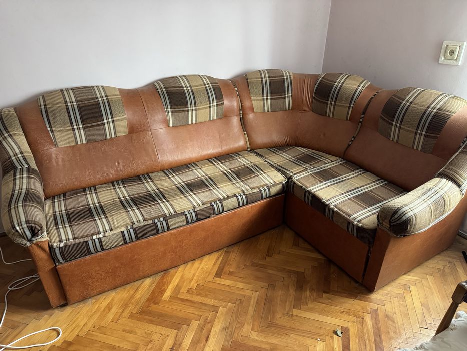 De vanzare Coltar extensibil second hand pentru doua persoane…………………-: