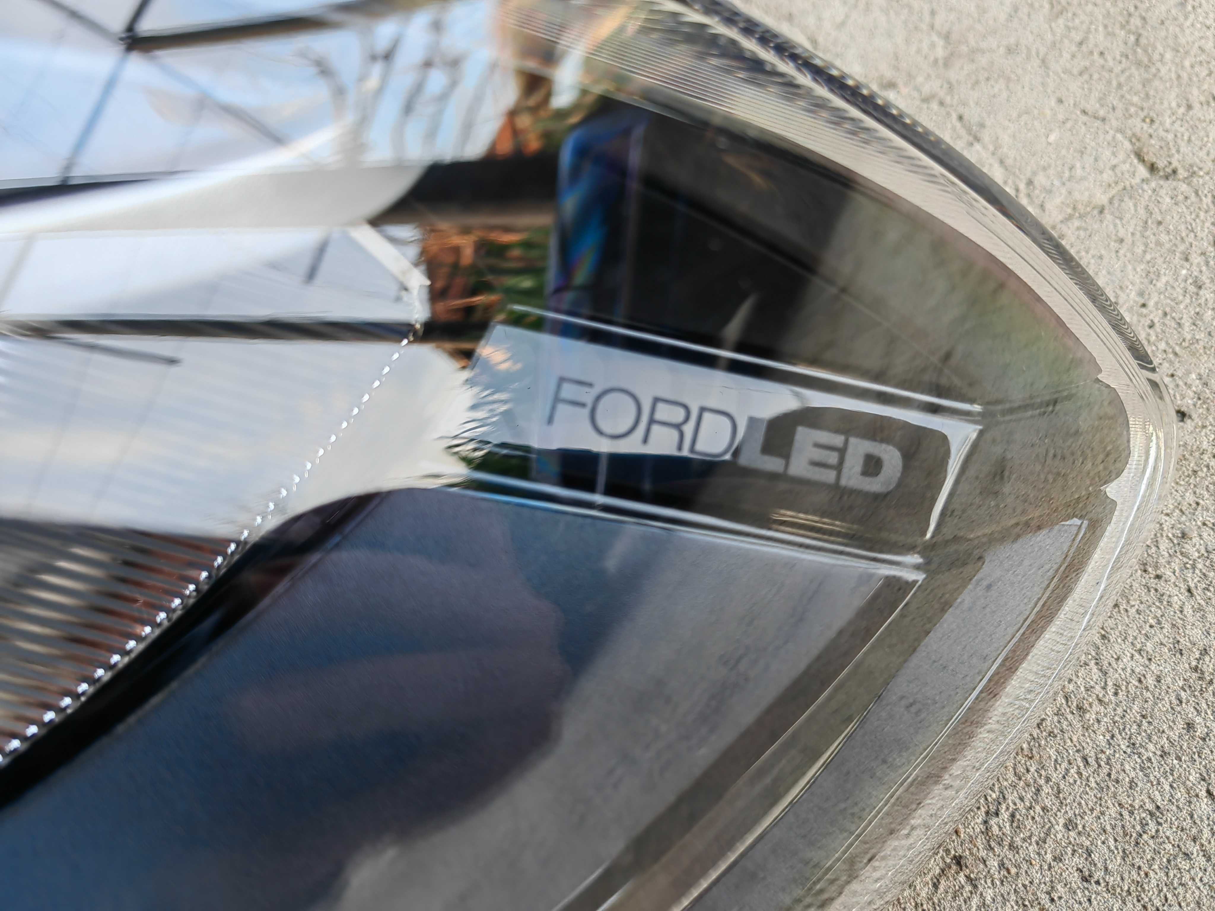 Фар Ford Fiesta MK8 FULL LED десен/Фар Форд Фиеста МК8 Оригинален