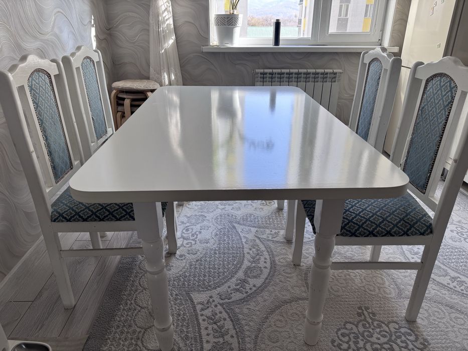 Продам стол со стульями