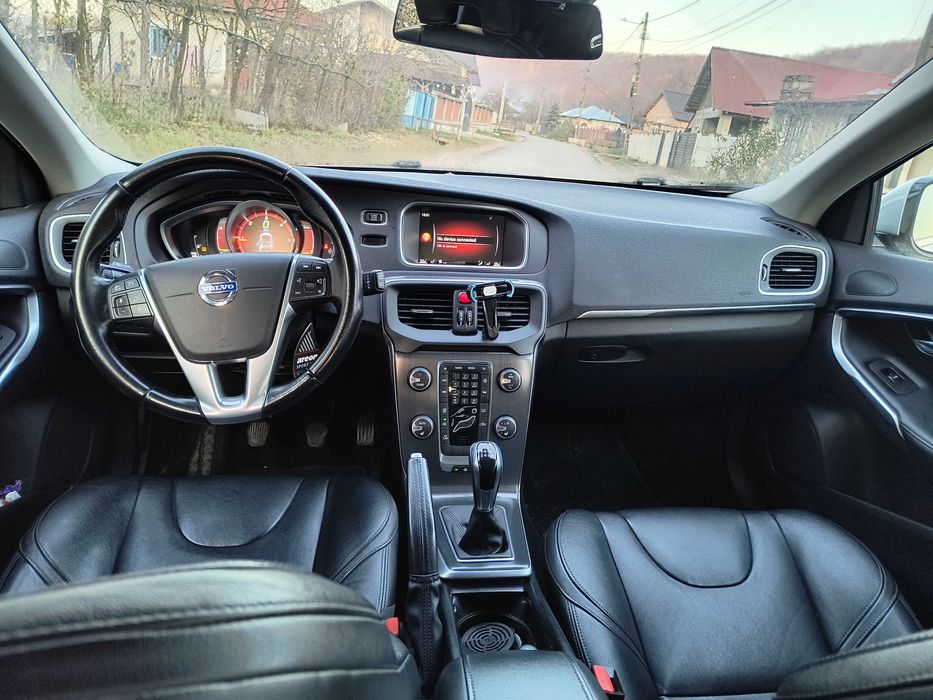 Volvo v 40 motor 2.0  D4 190 cp