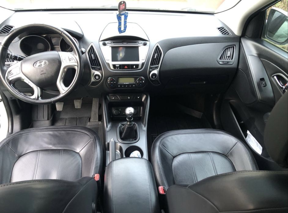 Hyundai ix35 2.0 CRDi 4x4 Full – Piele, Trapa, Scaune Încălzite