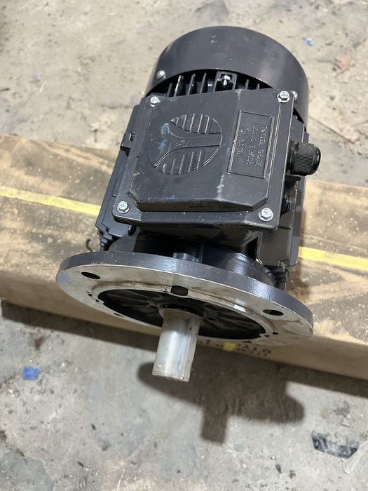 Motor NOU , 4 kw—1440rot/min TECHTOP, made in ITALY