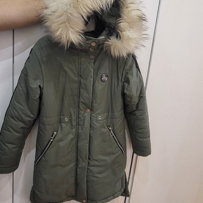 Продам парку зимнию фирмы Шалуны 146 размер