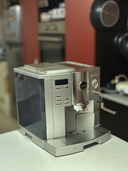 Vand aparat de cafea Jura Impressa s9
