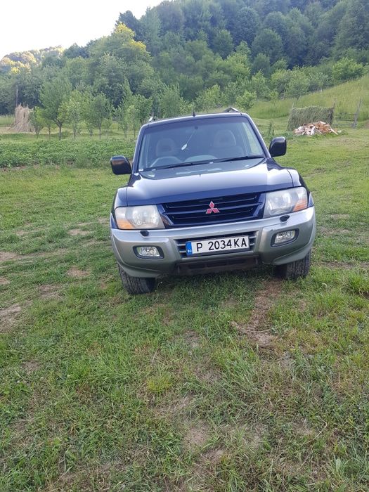 Dezmembrez Mitsubishi pajero mk3 motor 3.2 cutie automată