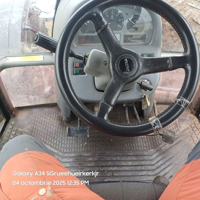 De vinzare valtra 8050[150cp]