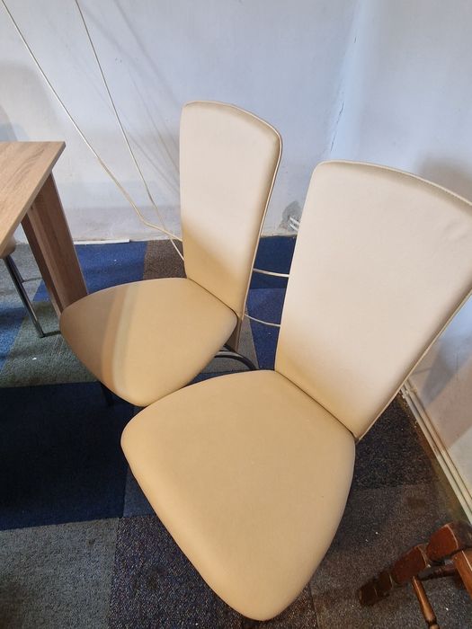 Masa de bucatarie si 6 scaune