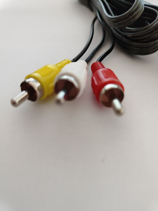 Кабел за PS2 , PS3 към  AV (чинчове)