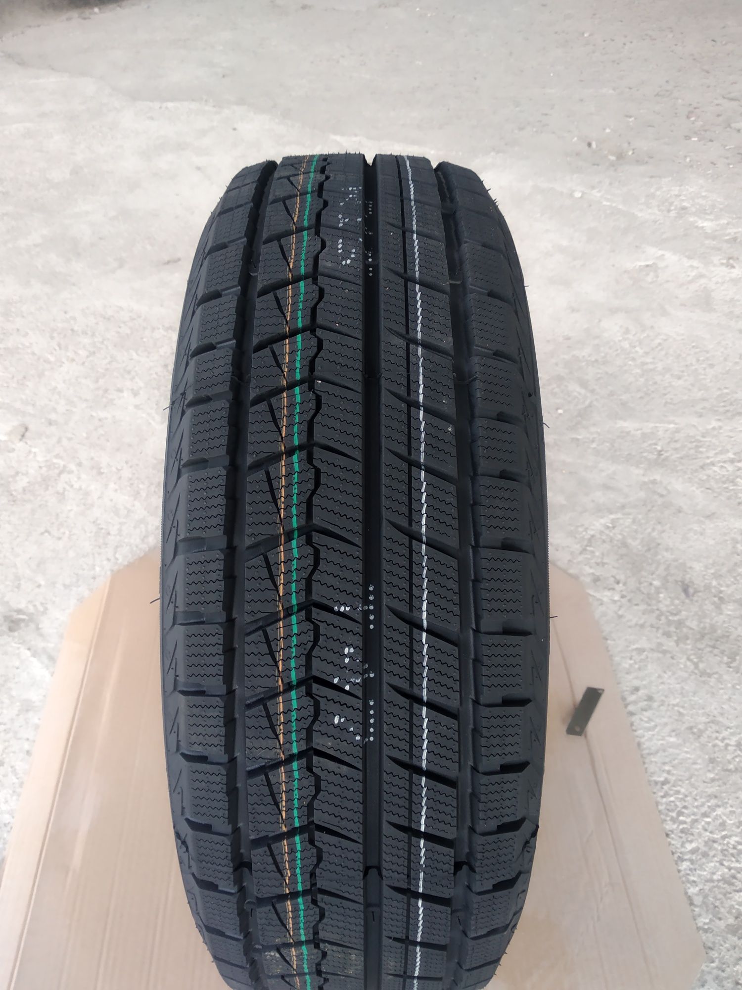 Зимние автошины 195/60R15