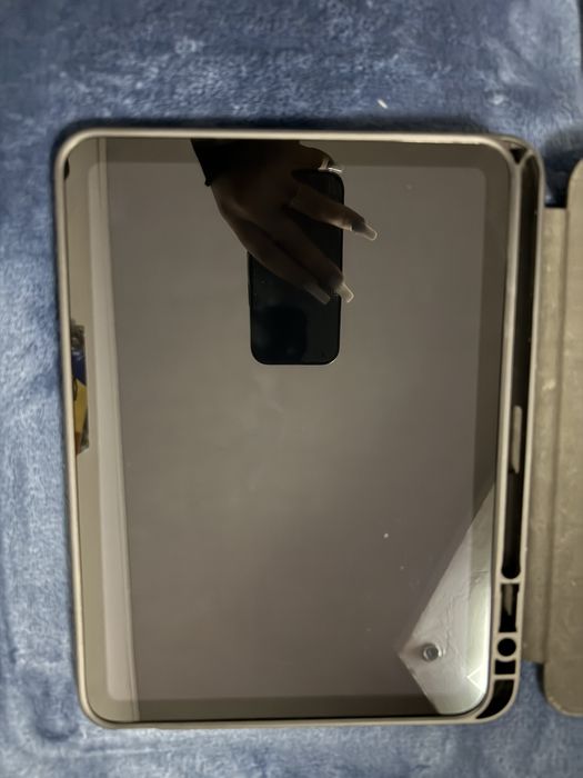 Ipad (generatia a-10-a) 64 gb