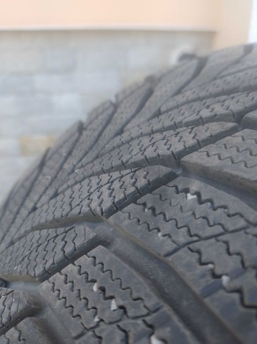 Зимни гуми Nexen 245х45х18 - 2 броя