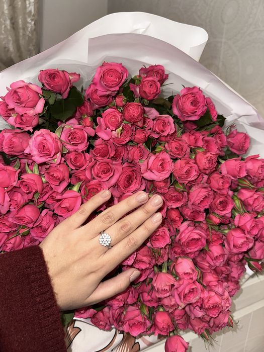 Кустовые розы — свежий букет