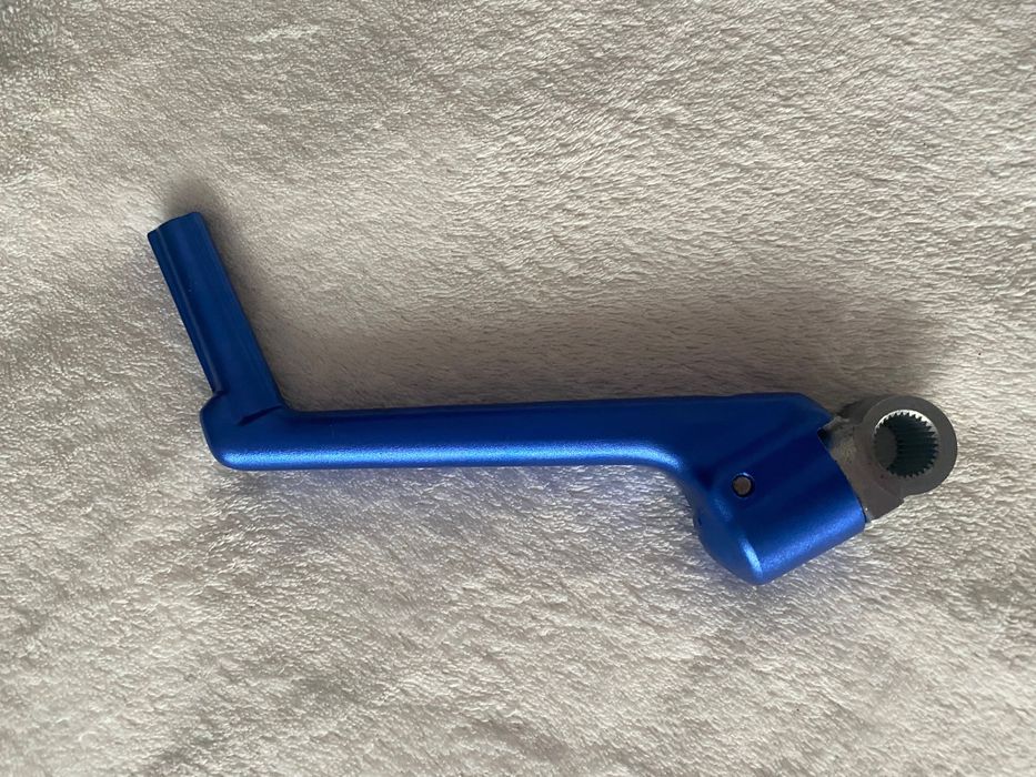 Vând pedala pornire nouă Yz 125