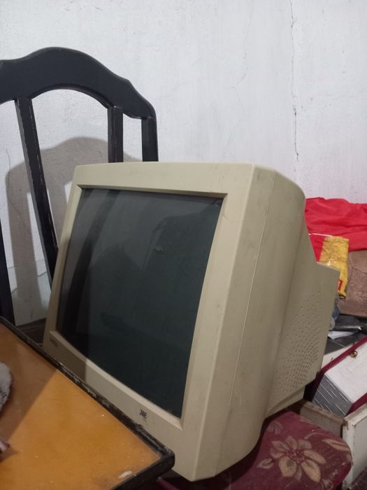 2 ta kompyuter manitori 1ta televizor arzon narxda