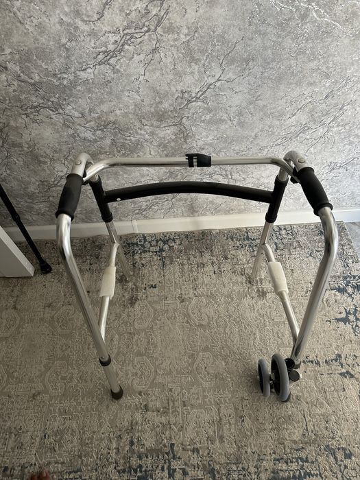 Инвалидная ходунок