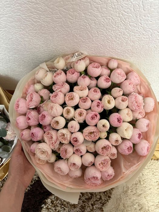 Пионовидные розы