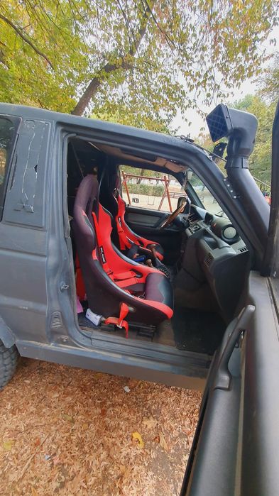Vand sau schimb///Pajero 3.0 v6 manual echipat offroad