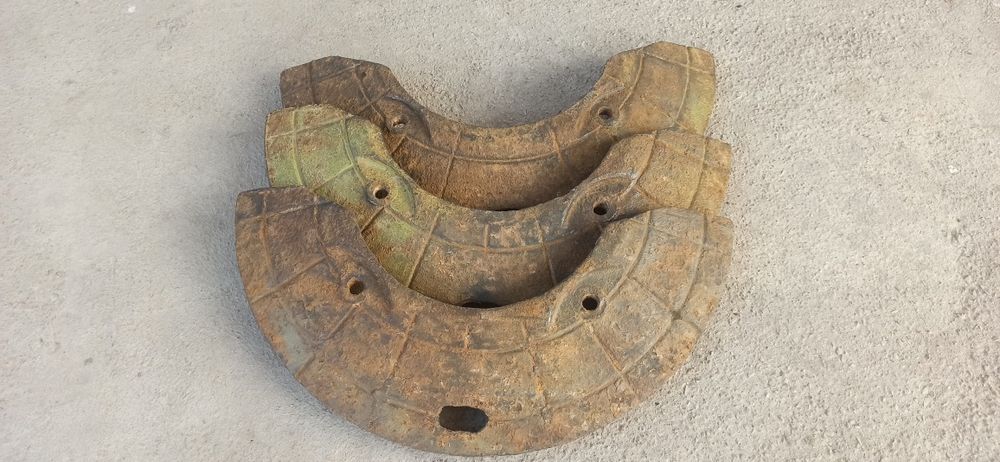 Противовесы от советских тракторов.