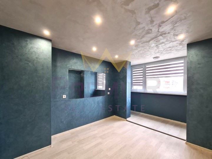 Продава се Тристаен апартамент в София, Люлин 4 - 81 кв.м за 2223 €/кв.м - Снимка #10