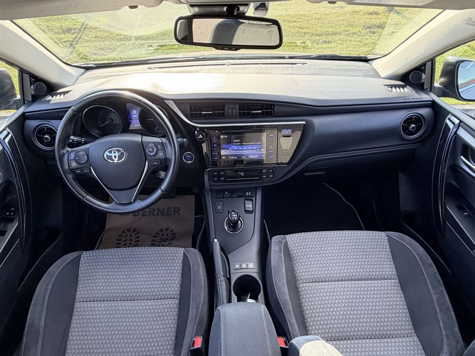 Toyota Auris 1.8 Hybrid