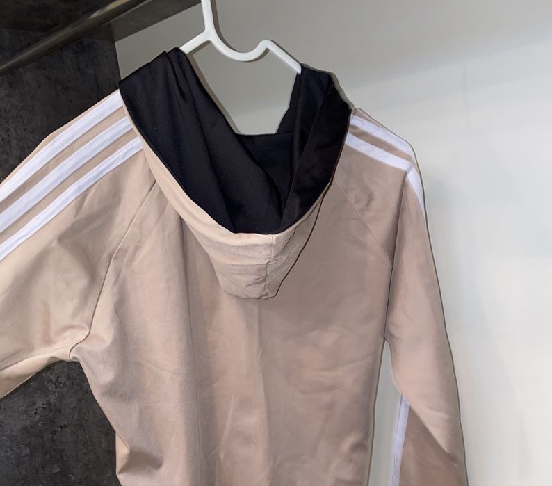 Ветровка Adidas| продам срочно