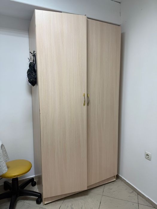 Шкаф плательный двухдверный