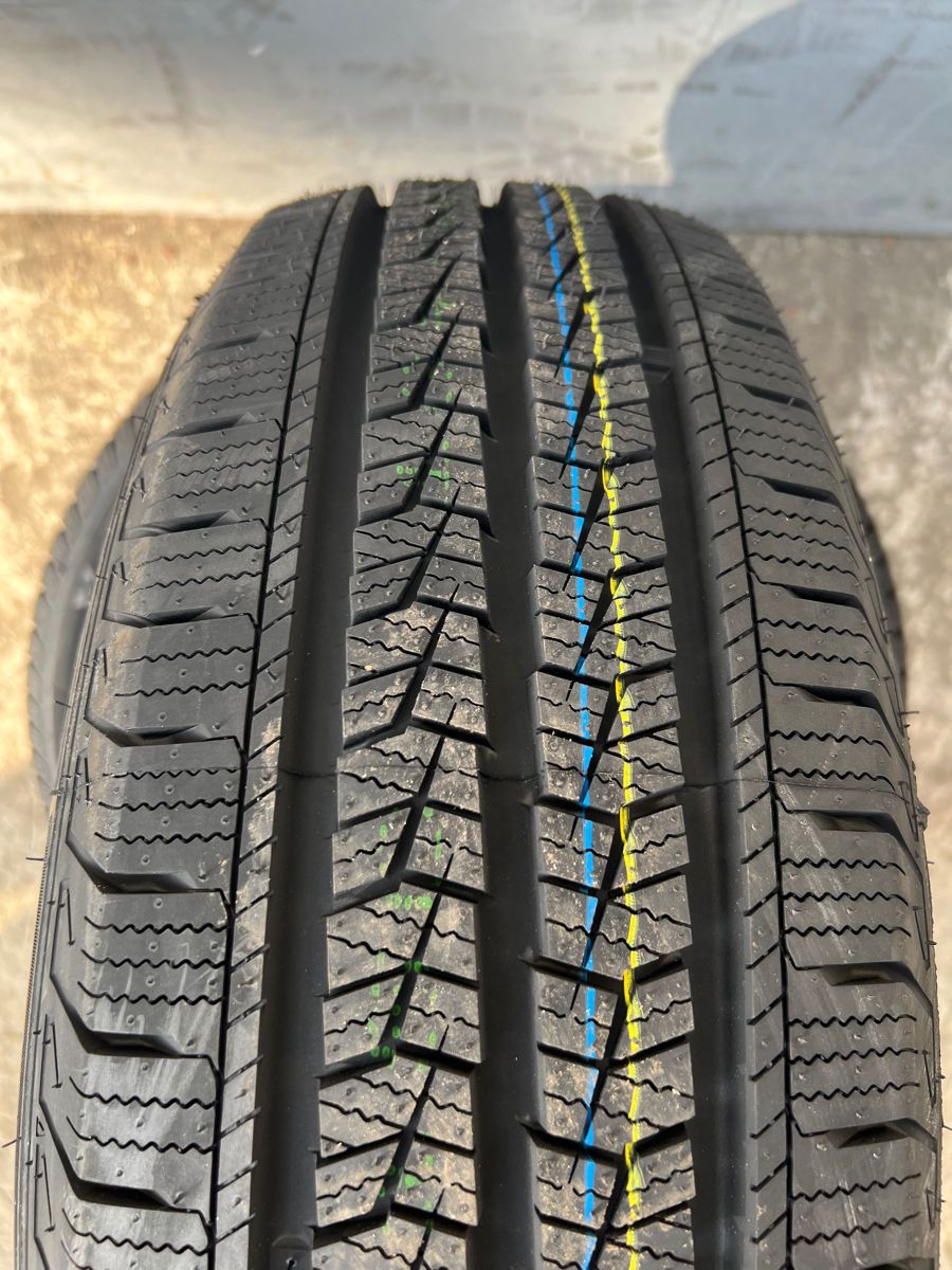 Нови зимни гуми TRACMAX 205/75 R16C 110/108R  за бус