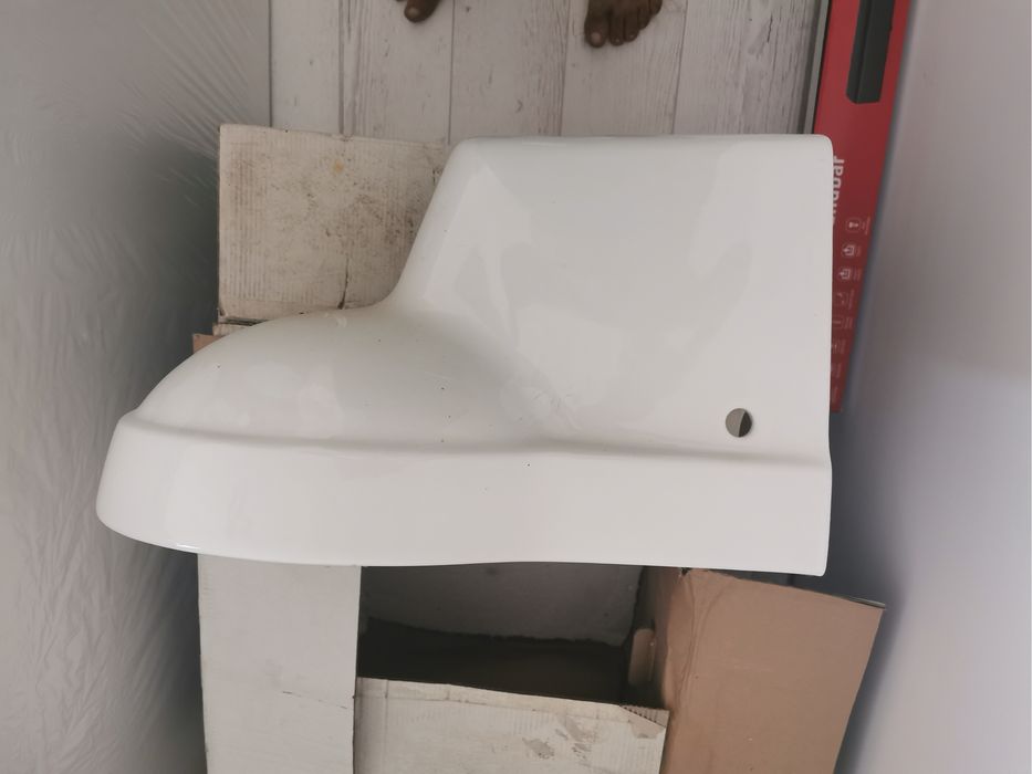 Vand lavoar ,bideu si vc kolo