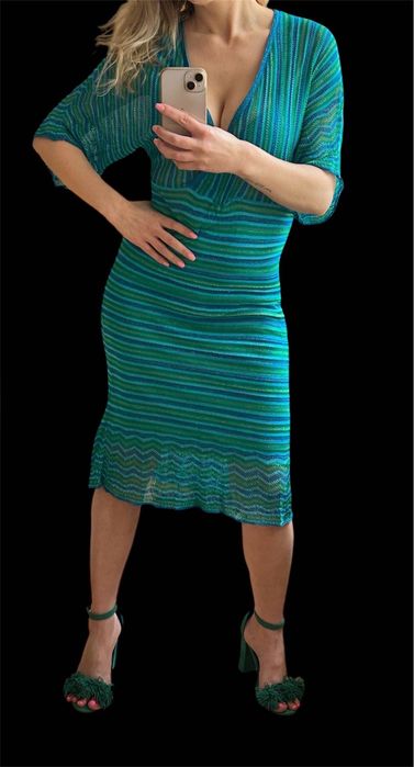 MNG рокля от лурекс с отворени детайли