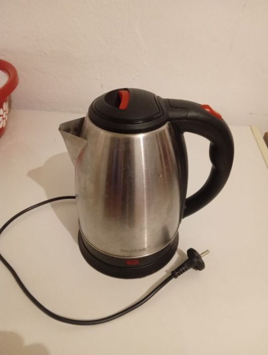 Продам Электричский чайник Хорошем состоянии