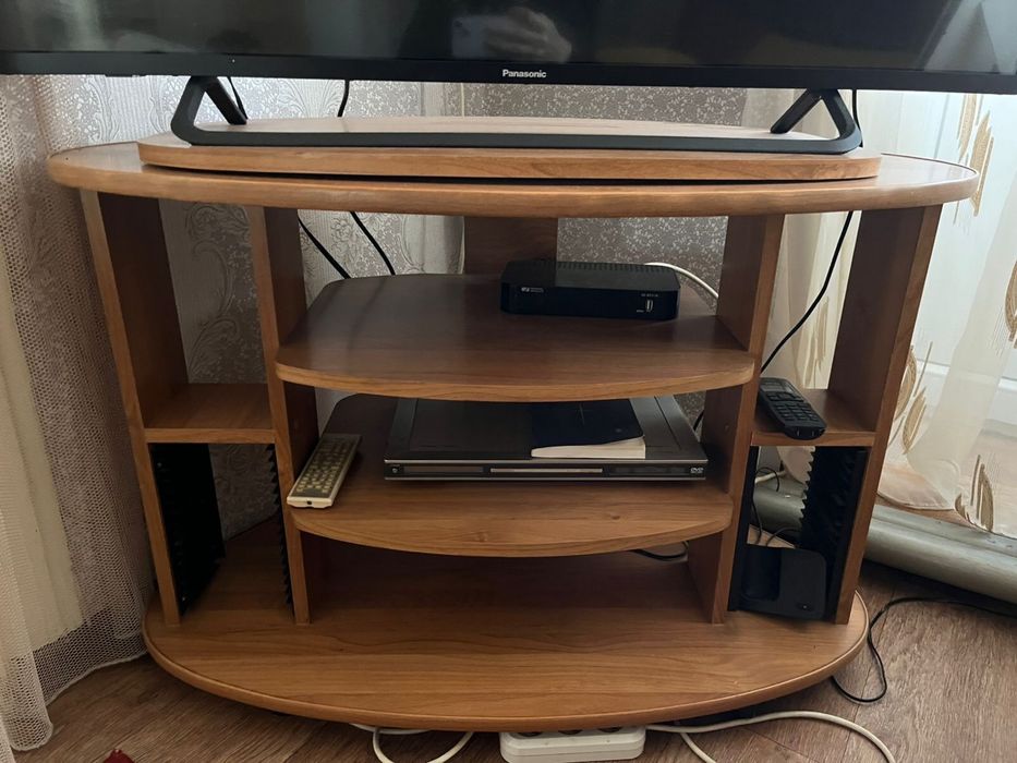 Полка под телевизор