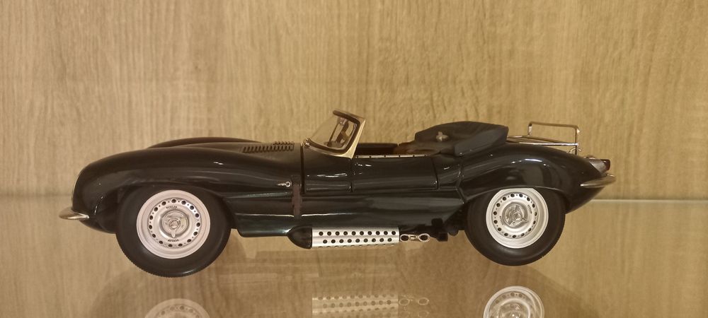 jaguar xkss auto art 1:18