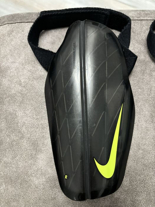Футболни кори Nike с предпазители за глезен