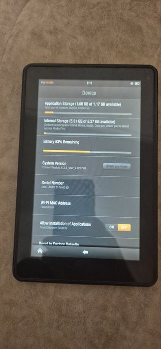 Продавам електронен четец Kindle first edition.С 8 гб вътрешна памет